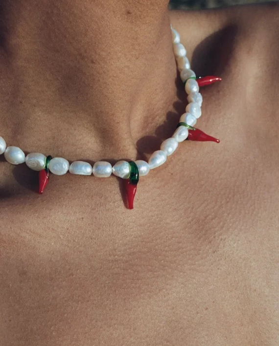 Le collier piment et nacre