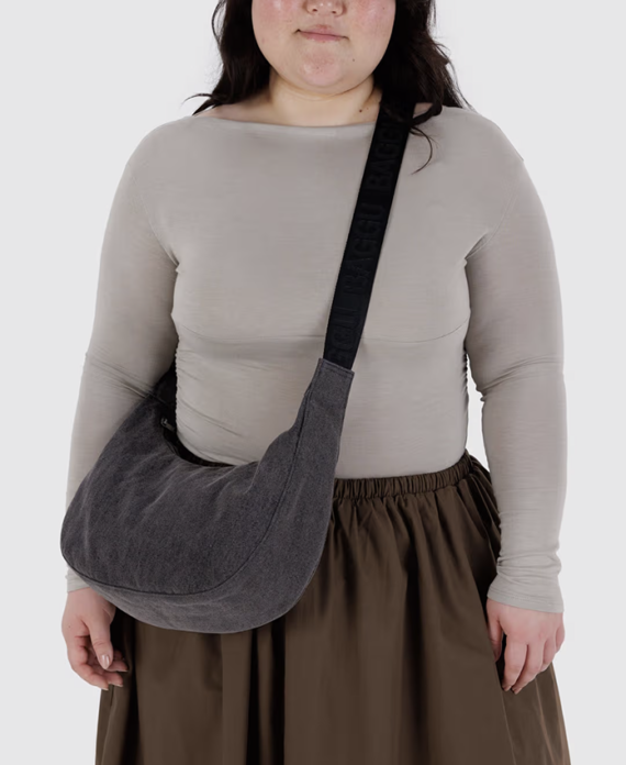 Crescent bag medium
