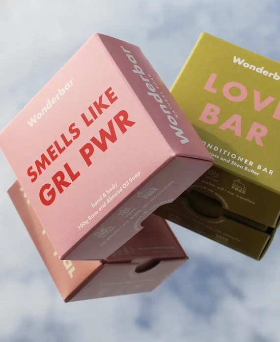 Smell Like GRL PWR – Savon à la rose et à l'huile d'amande