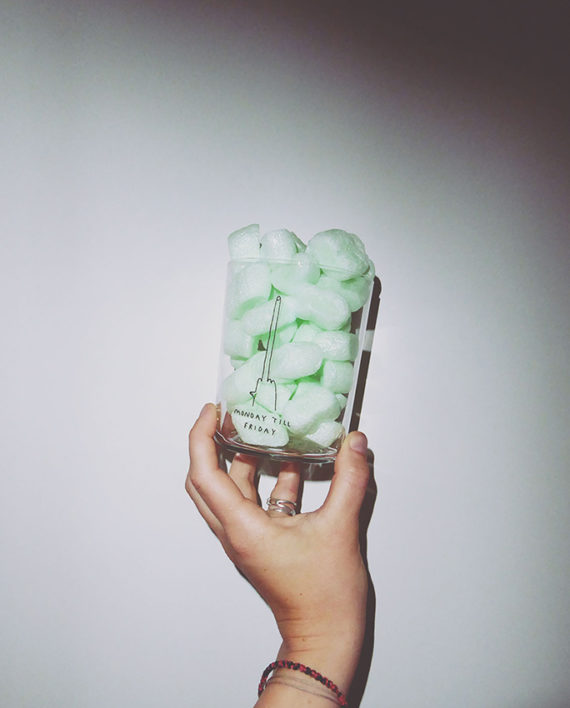 Monday til Friday  – grand verre